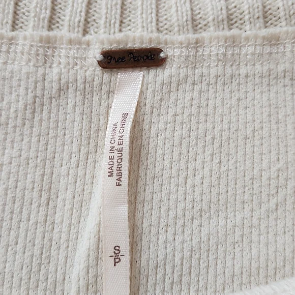 Like new Free People Sweater bell sleeves mixed pattern boho sweater fairground - Picture 3 of 7